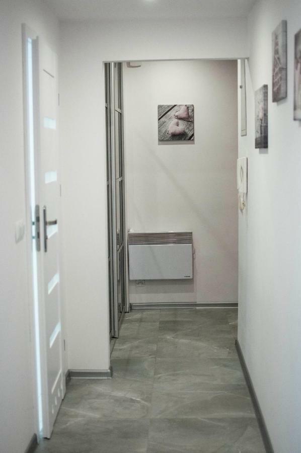Cracow Jacuzzi Apartments - Silver Room Красков Екстериор снимка